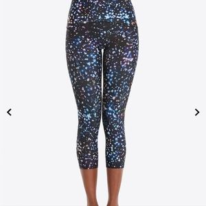 Spanx Booty Boost Active Printed Cropped  Leggings